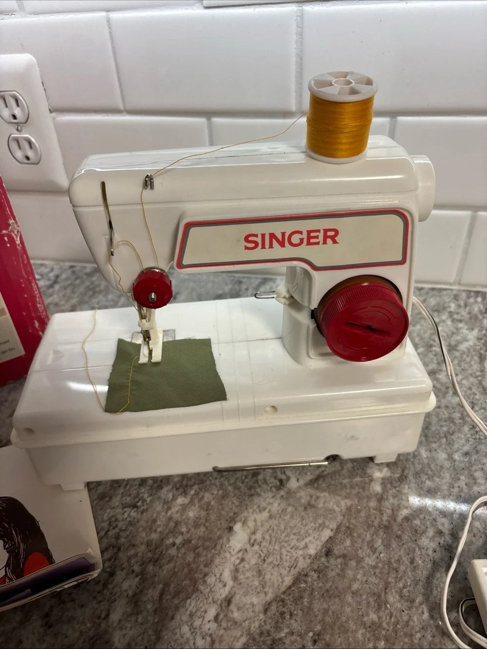 Singer Lockstitch Vintage Toy Sewing Machine - W/ Box , Manual And Case Works!